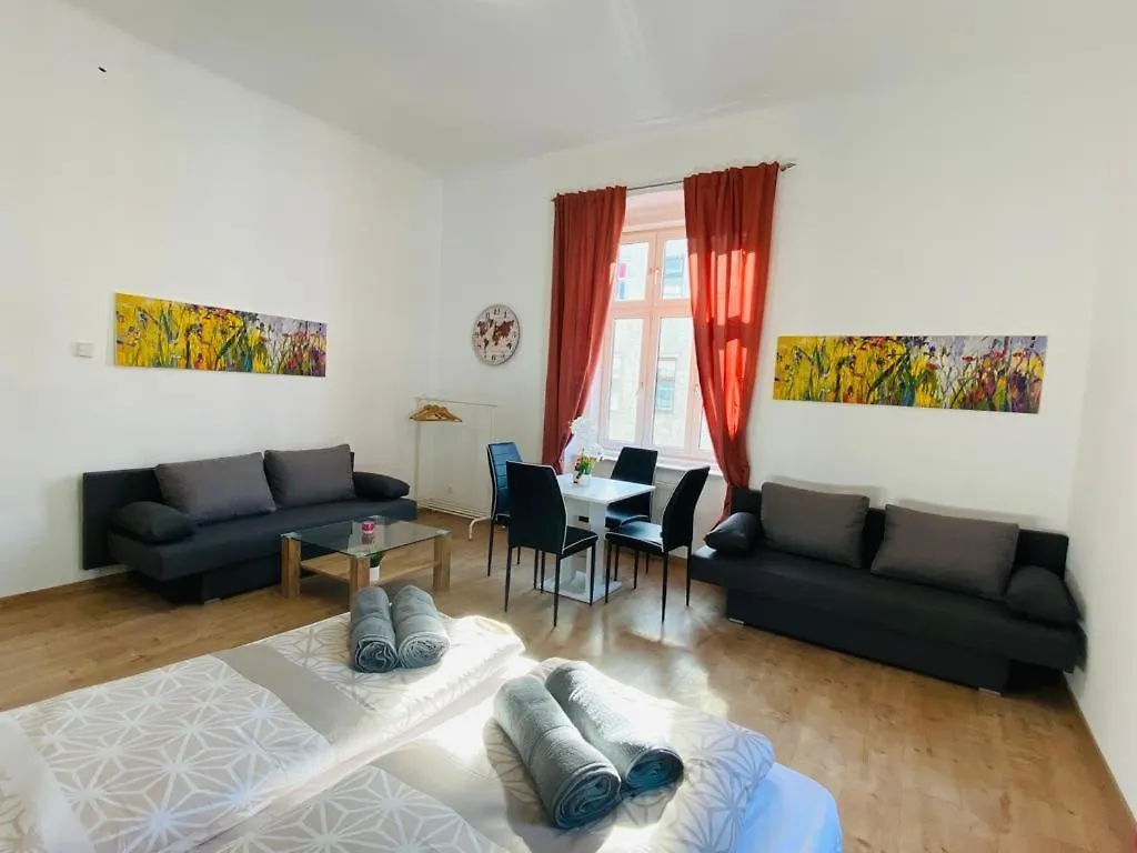 Quad-Room Near Prater Stern Vienna