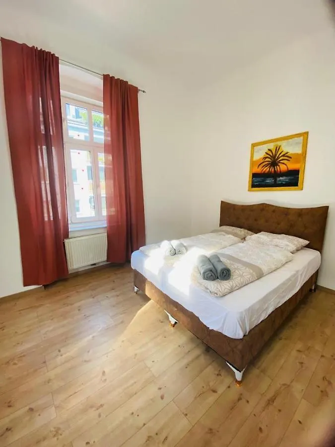 Quad-Room Near Prater Stern Wiedeń