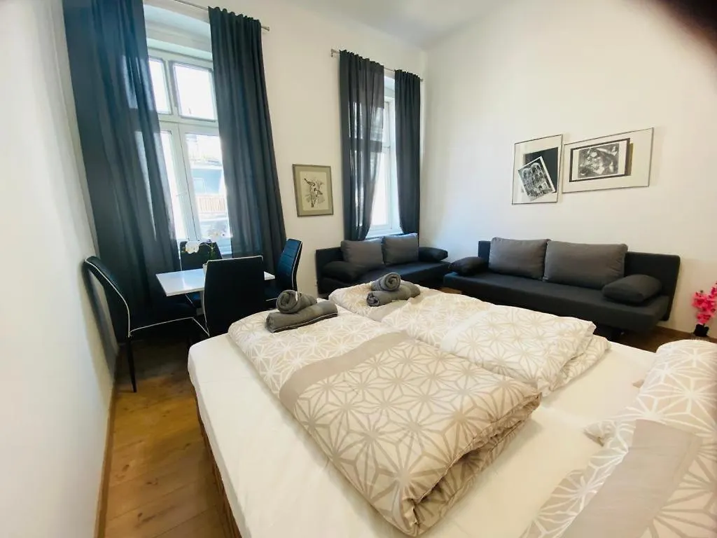 Quad-Room Near Prater Stern Wiedeń Austria